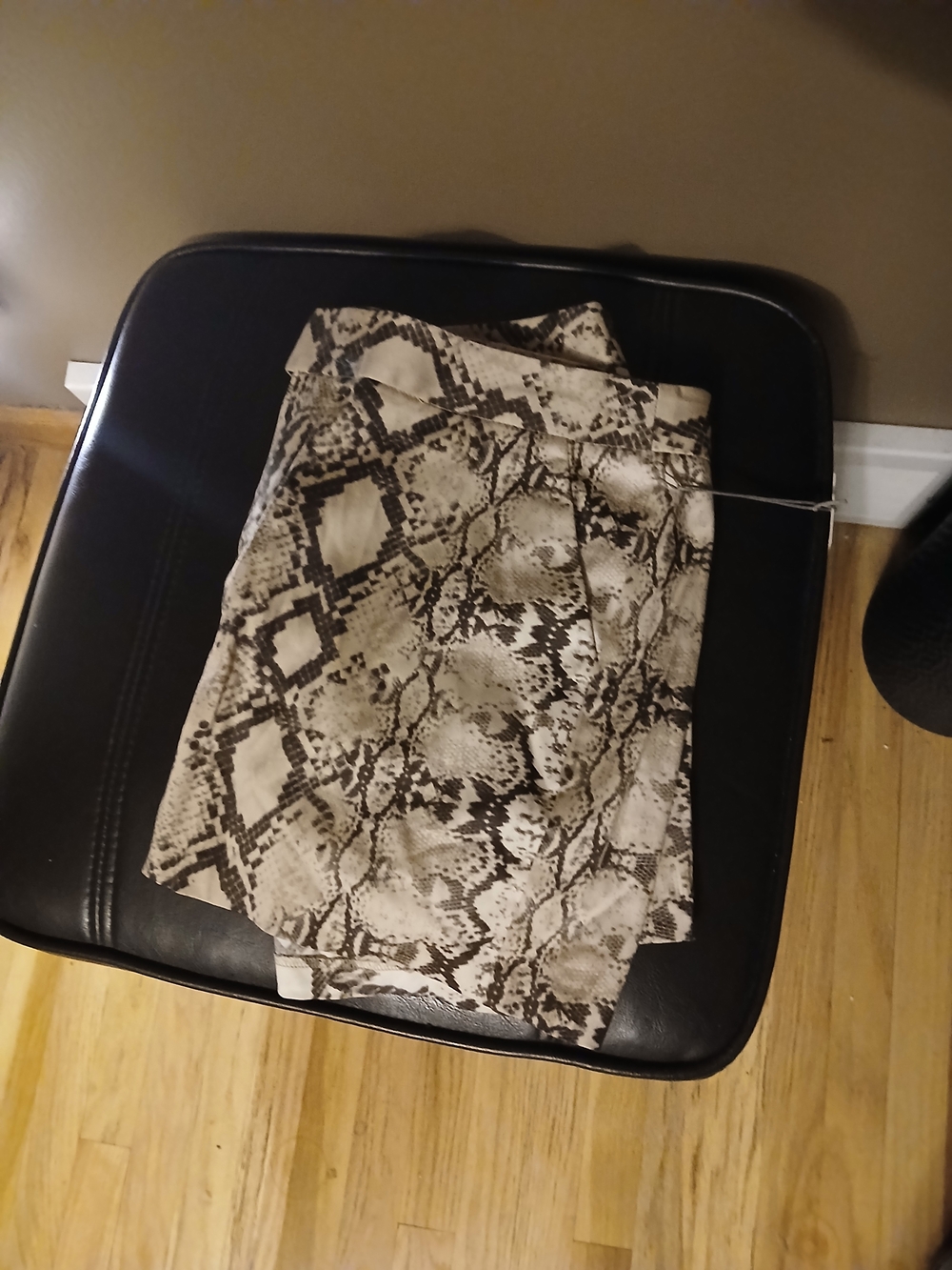 Jennifer Lopez Snake-Print Reptile Habitat Cover - Beige Brown Gray